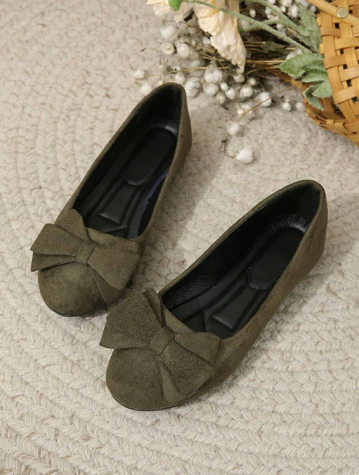 Women's orthopedic loafers for pain relief. Comfortable walking shoes with superior foot support, perfect for year-round wear.