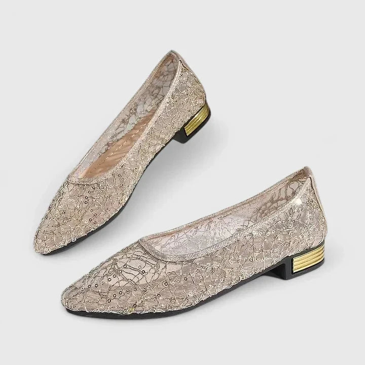 Women's orthopedic comfort loafers in black, providing arch support for pain-free steps. Ideal for everyday wear.