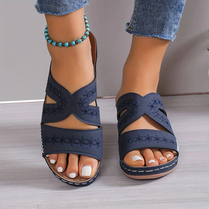 Everyday women's comfort sandals, orthopedic arch support & slip-resistant outsole.
