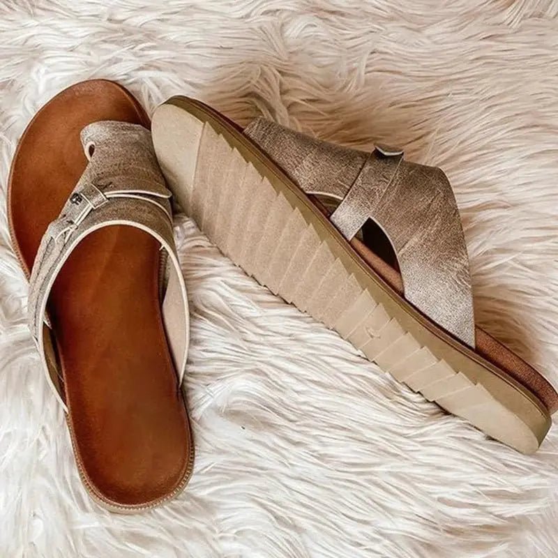 Women's orthopedic flat sandals with arch support, open toe & toe loop design for all-day summer comfort.