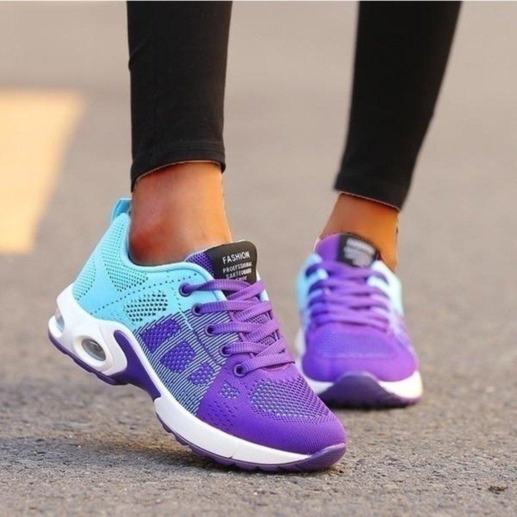 Stylish women's lightweight orthopedic walking shoes, perfect for casual wear and active lifestyles.