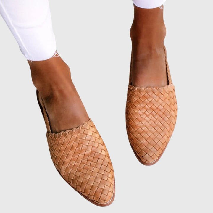 Women's orthopedic mules with arch support for all-day comfort & everyday wear.