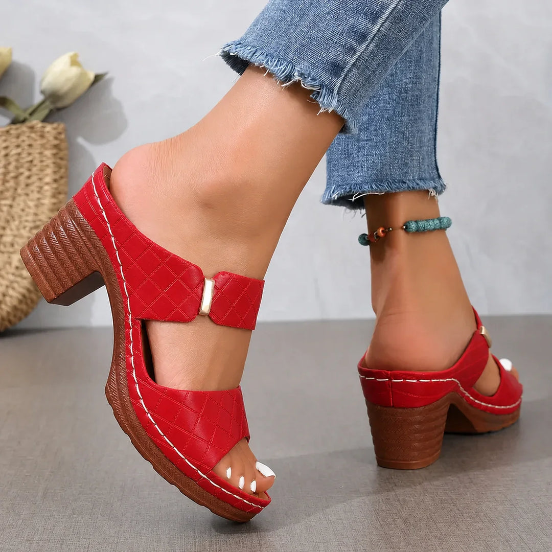 Women's block-heel platform sandals, orthopedic comfort, stylish for summer, chic quilted finish.