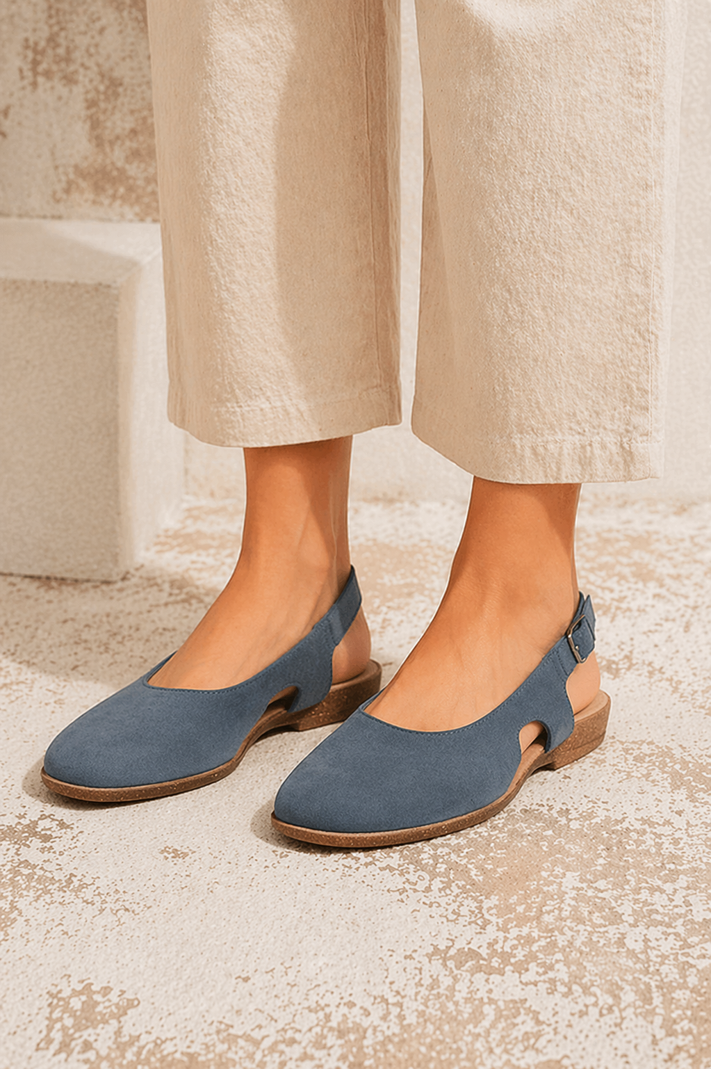 Women's orthopedic slingback sandals with cushioned sole, ideal for comfort & arch support on summer walks.