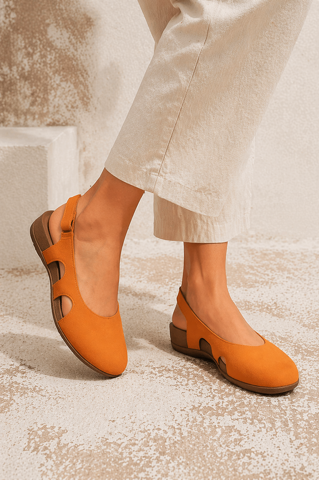 Casual women's summer sandals with orthopedic arch support & a comfortable cushioned sole for foot health.
