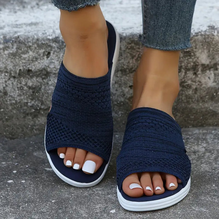 Orthopedic comfort women's slide sandals, ideal summer footwear for beach and casual outings.