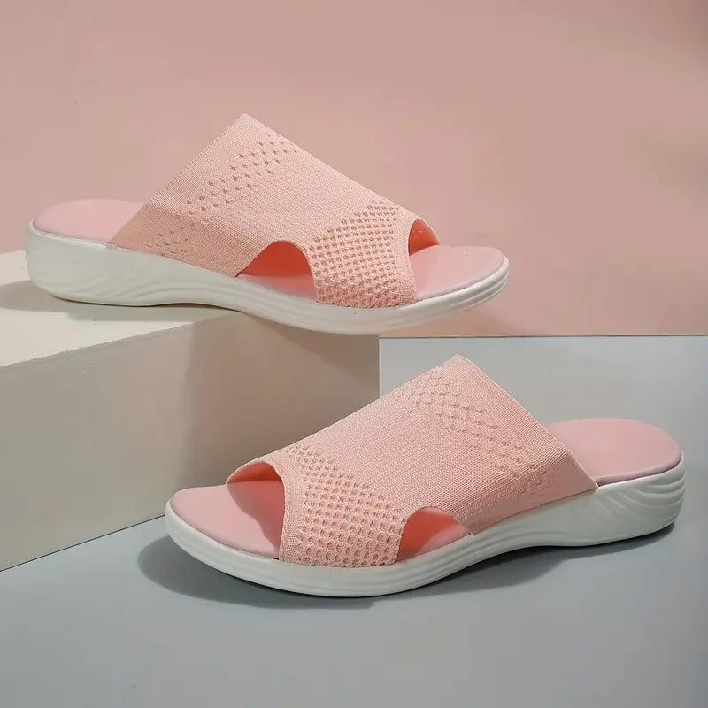 Everyday women's casual slide sandals, featuring orthopedic comfort and a wide strap for summer.
