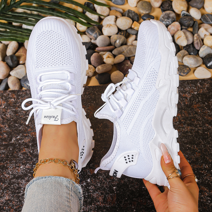 Everyday women's comfort shoes, wide toe box design for supportive, healthy feet.