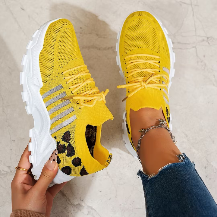 Supportive women's sneakers, perfect for an active lifestyle with all-day comfort.