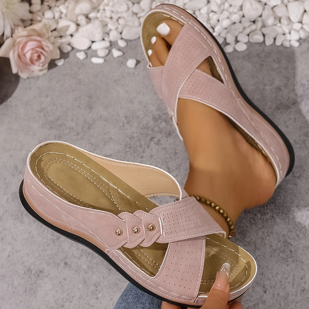 Stylish women's wedge sandals, offering orthopedic comfort & foot support. Great for casual summer wear & elegance.