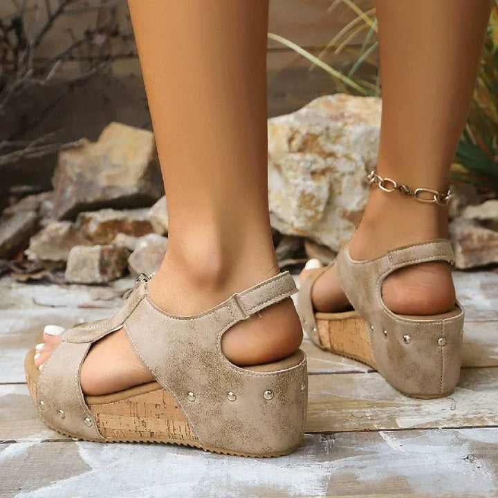Zip-front women's platform wedge sandals, orthopedic comfort ideal for casual summer walking.