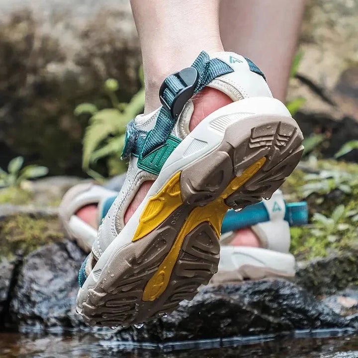 Comfortable women's closed-toe water sandals with adjustable fit, ideal for walking and casual outdoor wear.
