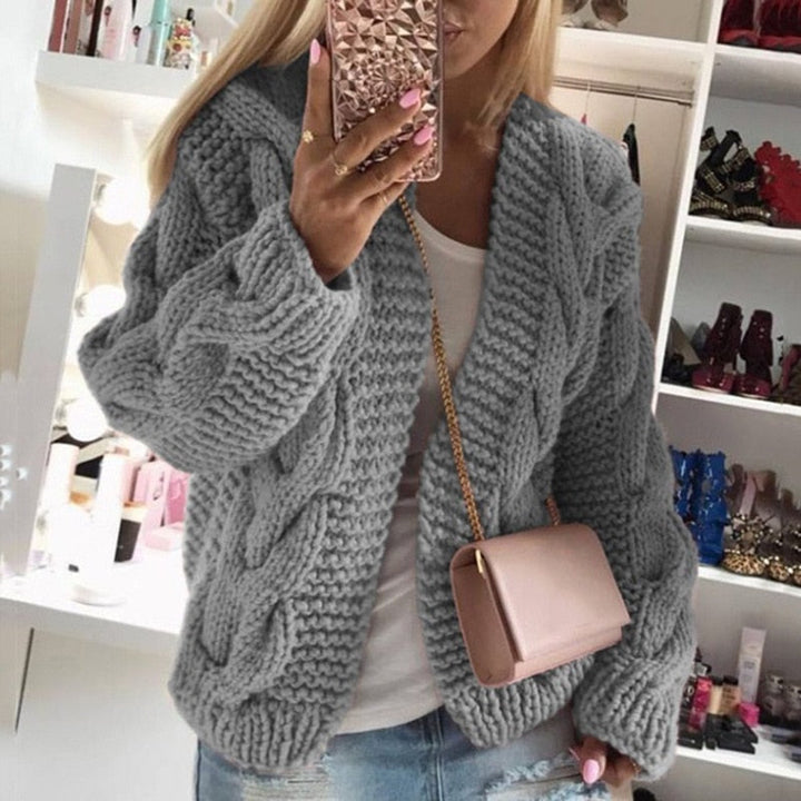 Relaxed Fit Open Front Cardigan for women. Chunky knit design, a warm and cozy fall fashion essential.