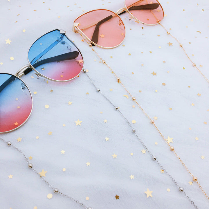 Fashionable women's oversized cat-eye sunglasses, elegant accessory for summer, UV protection eyewear.