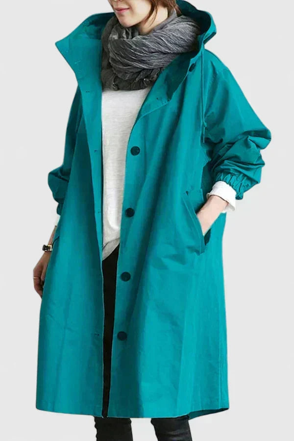 Stylish oversized women's coat, comfortable outerwear perfect for autumn and winter fashion.