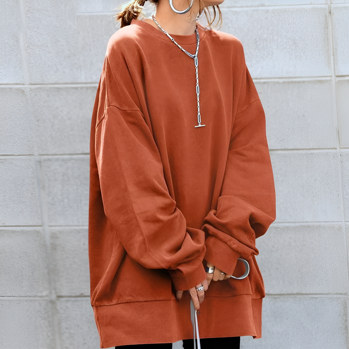 Effortless chic: women's oversized long sleeve sweater. Relaxed fit, crew neck, perfect for comfortable casual wear.