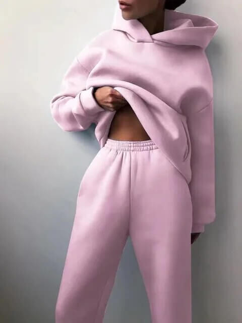 Cozy women's oversized loungewear set with hoodie & sweatpants, perfect for relaxed casual style.