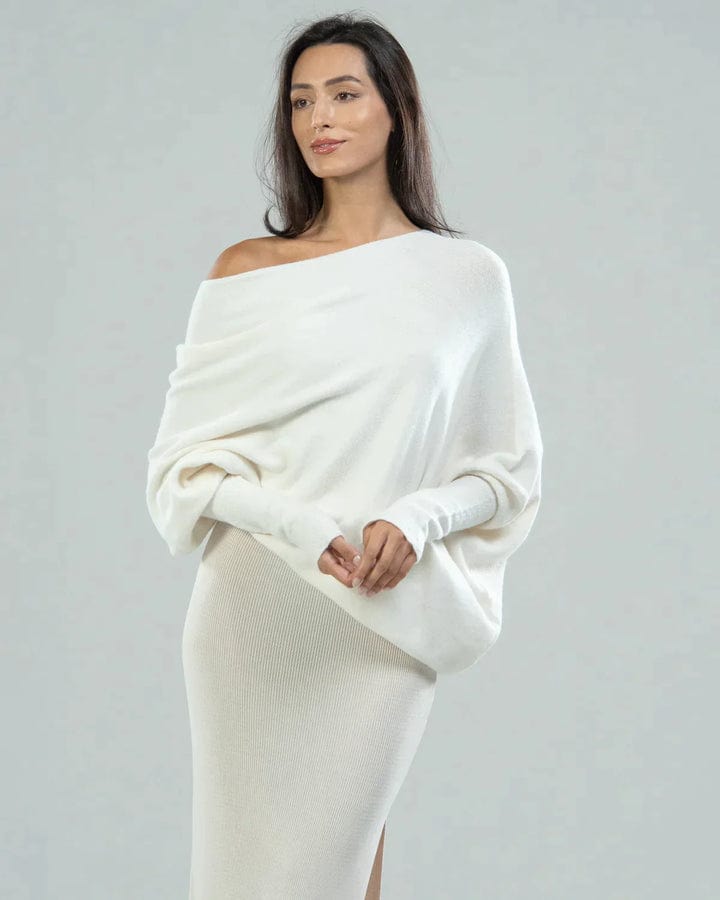 The Women's Piper loose sweater: ultimate comfort, timeless style, and versatile casual appeal.