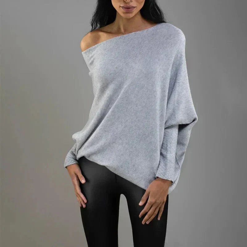 Versatile Women's Piper loose sweater for timeless comfort & style. Ideal for casual or elegant looks.