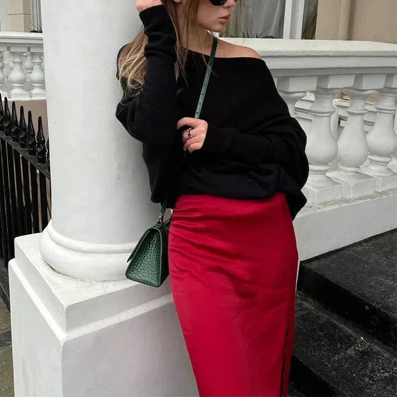 Women's Piper loose-fit sweater, perfect for comfortable everyday wear or stylish winter fashion.