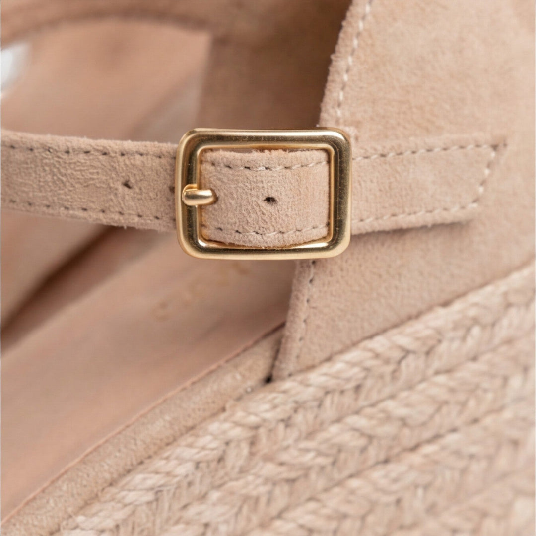 Stylish women's platform espadrille sandals, perfect for casual summer outings, beach days, & vacation comfort.