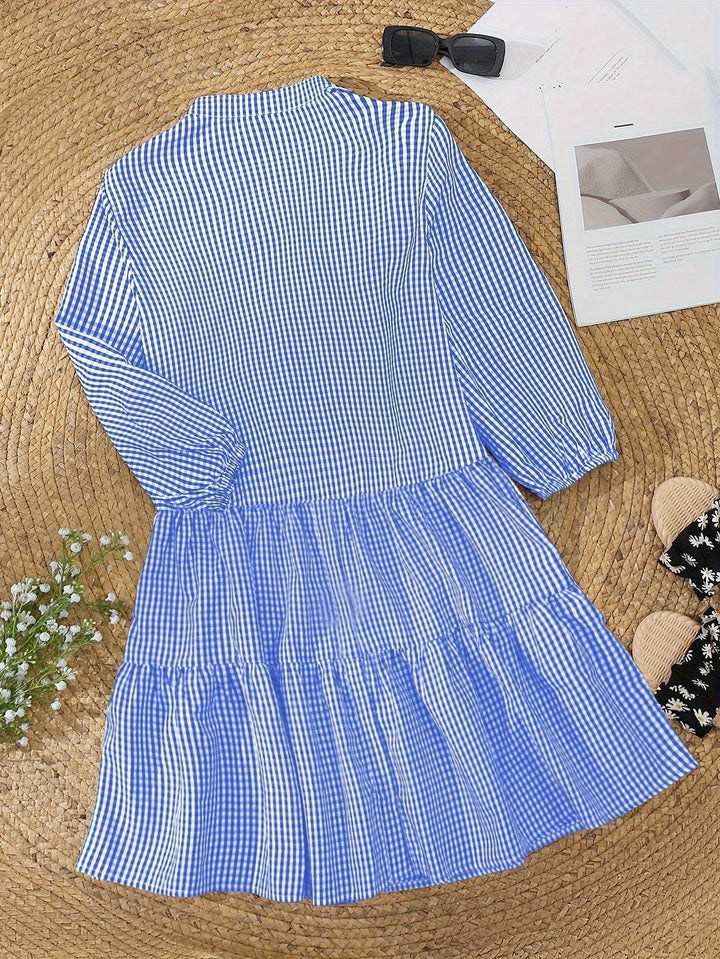 Casual striped mini dress for women with comfortable puffed sleeves, a playful summer wardrobe essential.