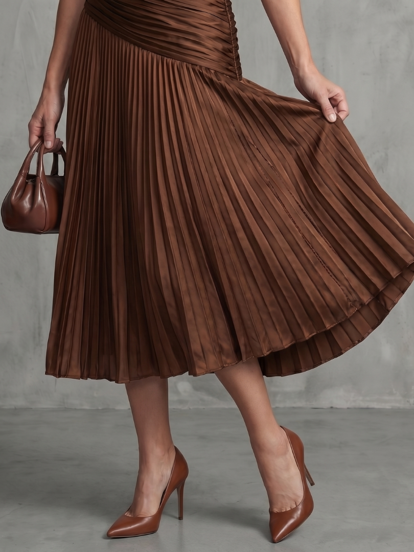 Versatile women's midi dress: striped, pleated, collared, and short-sleeved. Easy to dress up or down.