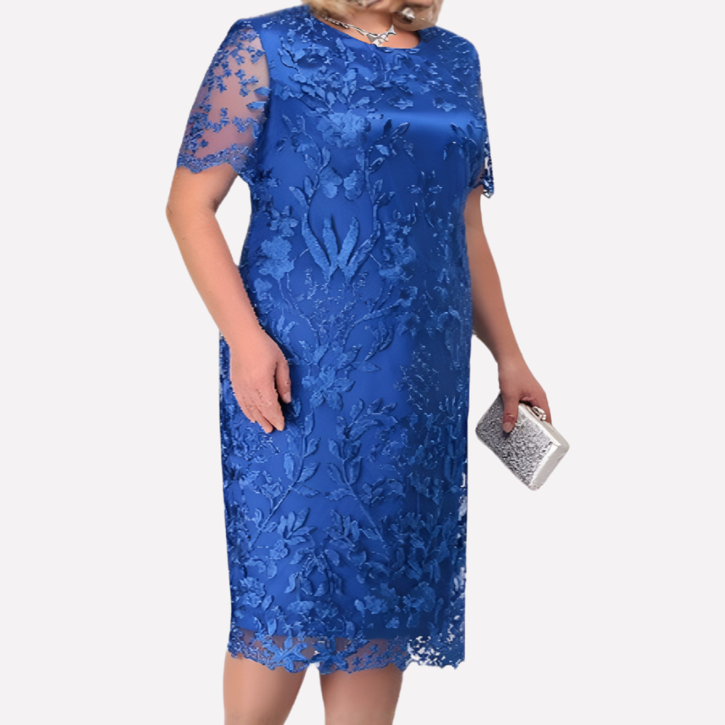 Stylish green plus-size midi dress with a V-neck, comfortable and relaxed for everyday women's wear.