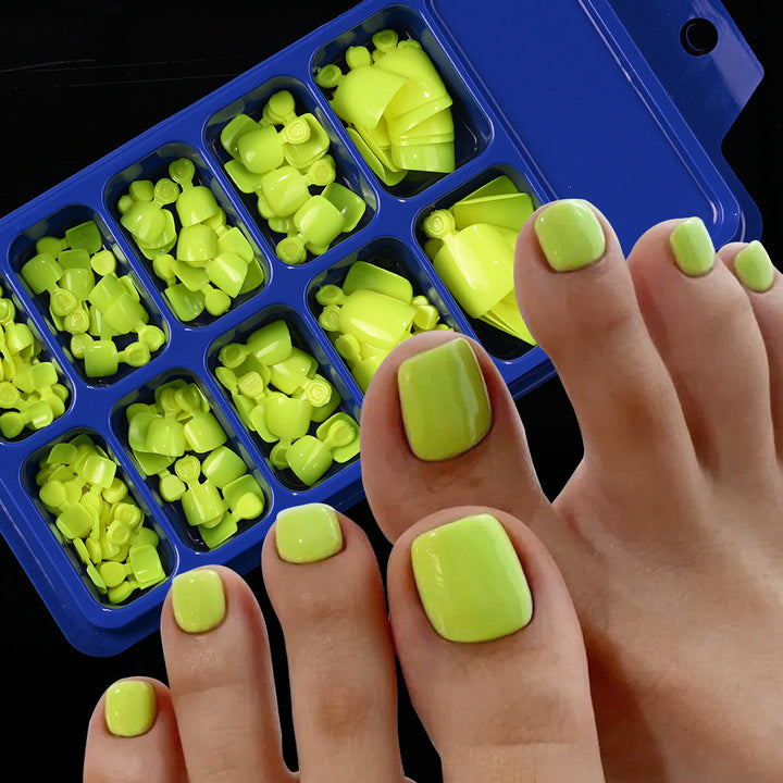 DIY artificial nails set: premium press-ons for a beautiful, quick manicure.