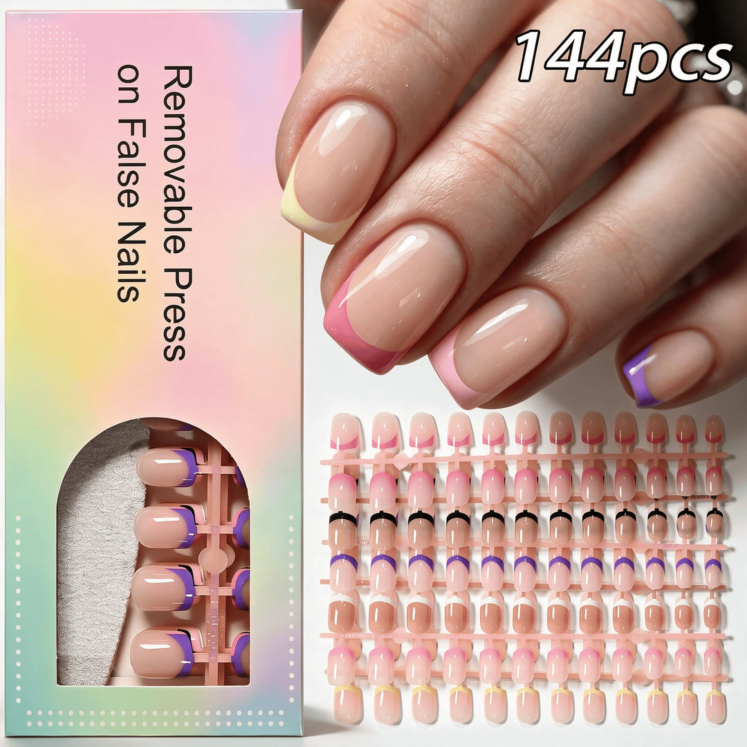 Removable nail art design on press-on nails, perfect for a quick beauty transformation and stylish look.