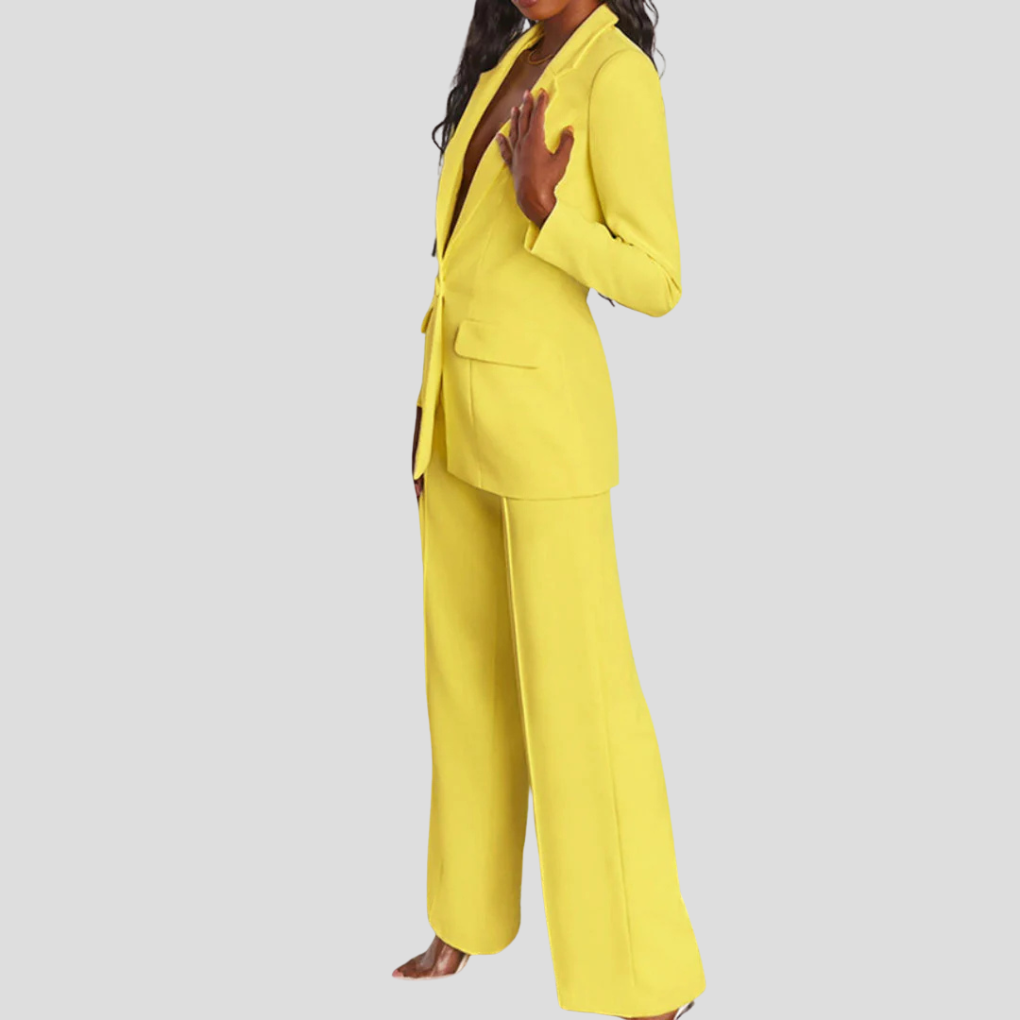 Professional women's fashion: tailored blazer & straight-leg trouser set. Perfect business attire.