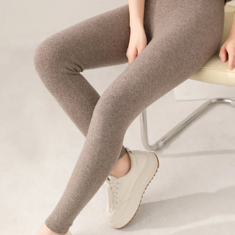 Women's pure wool high waist leggings, fine knit for ultimate comfort and warmth.