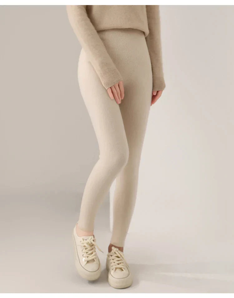 Premium women's pure wool fine knit leggings, high waist for a comfortable & stylish fit.