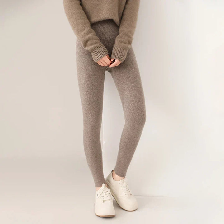 Winter-ready women's pure wool high waist leggings, fine knit for warmth and style.