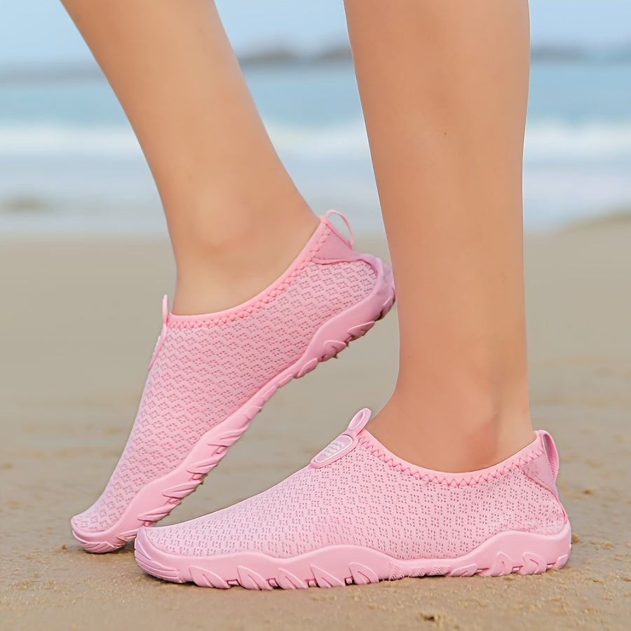 Women's versatile outdoor water shoes, quick-dry and non-slip, great for beach & water sports activities.