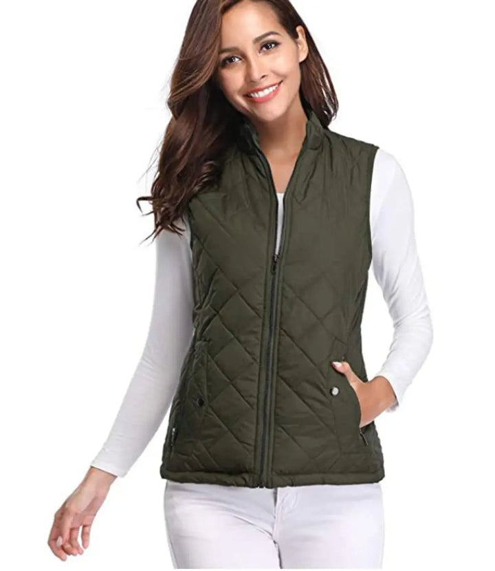 Essential women's fall fashion sleeveless vest, quilted pattern for casual wear.