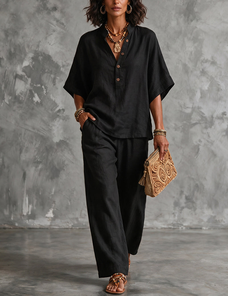 Stylish women's wide-leg pants. Relaxed fit trousers, ideal for vacation or casual wear.