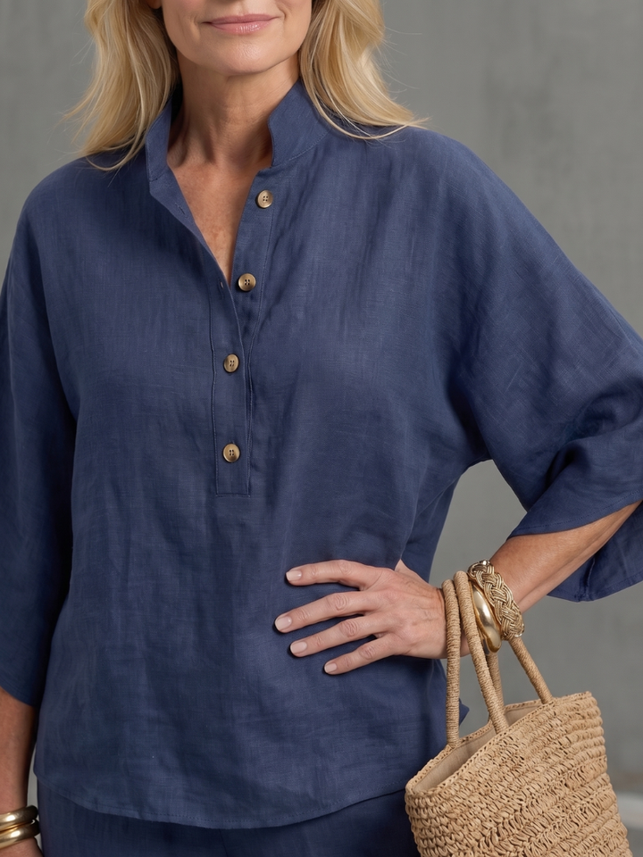 Elegant yet comfortable women's relaxed tunic and trouser set, ideal for versatile wear.