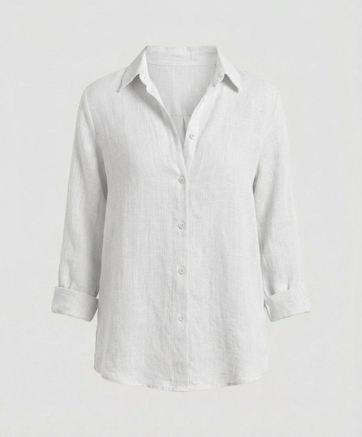 Comfortable women's relaxed fit three-quarter sleeve top, a versatile casual blouse for effortless style.