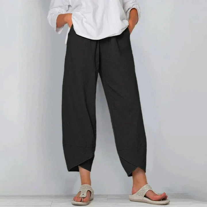Flowy women's balloon pants for summer, featuring a relaxed fit, wide leg, and chic tulip hem.