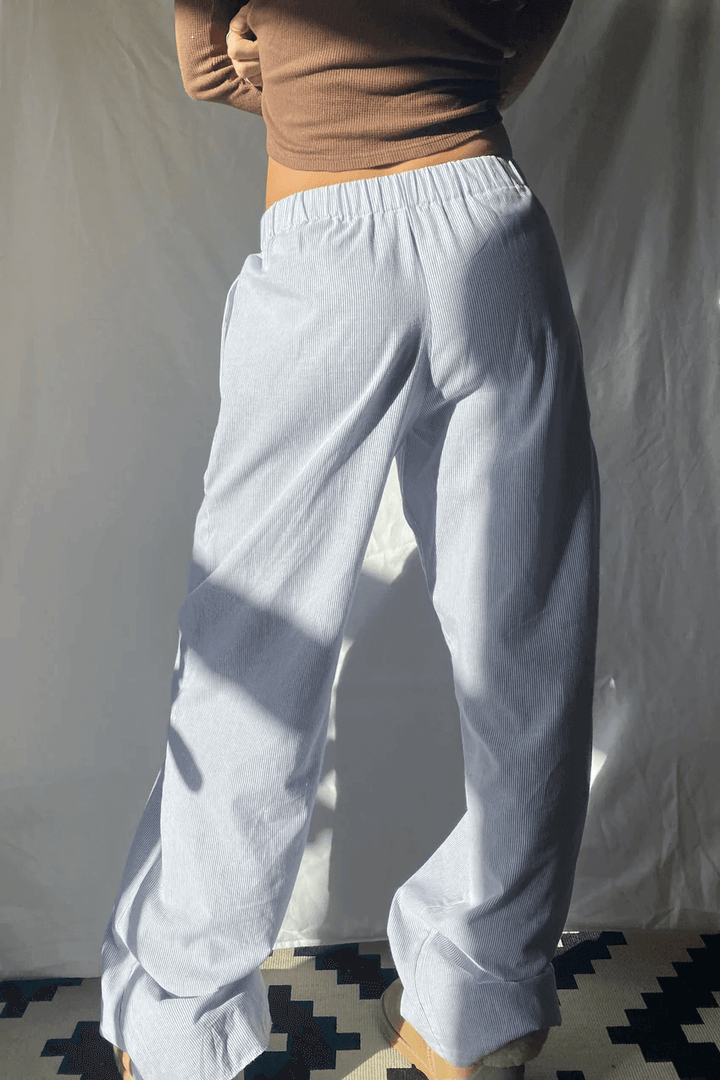 Stylish women's relaxed lounge pants. Versatile for casual outings, athleisure, or ultimate comfort at home.