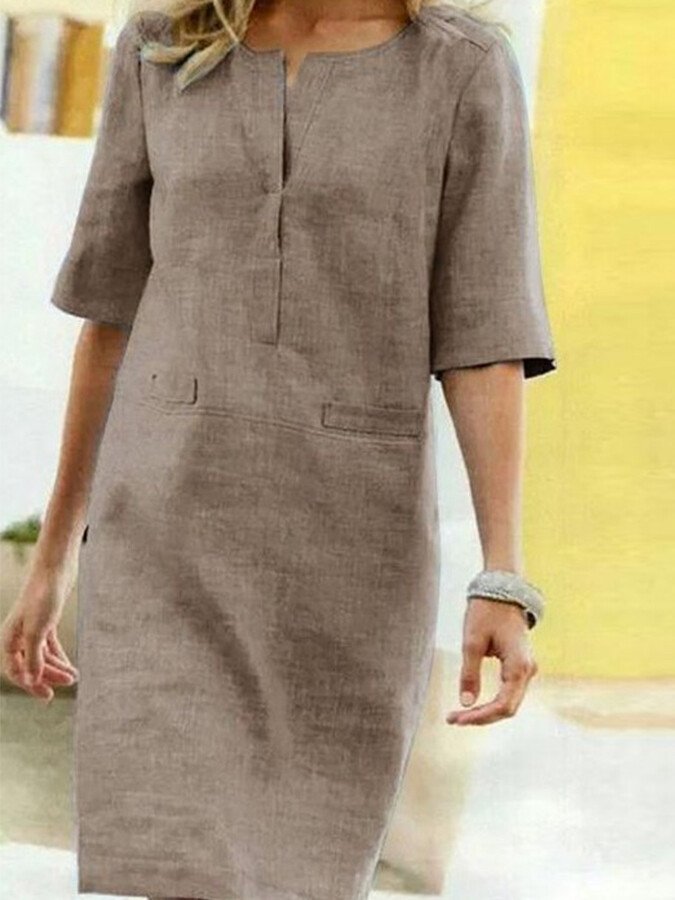 Comfortable women's midi dress, relaxed fit & notch neck. Ideal for versatile everyday & summer styles.
