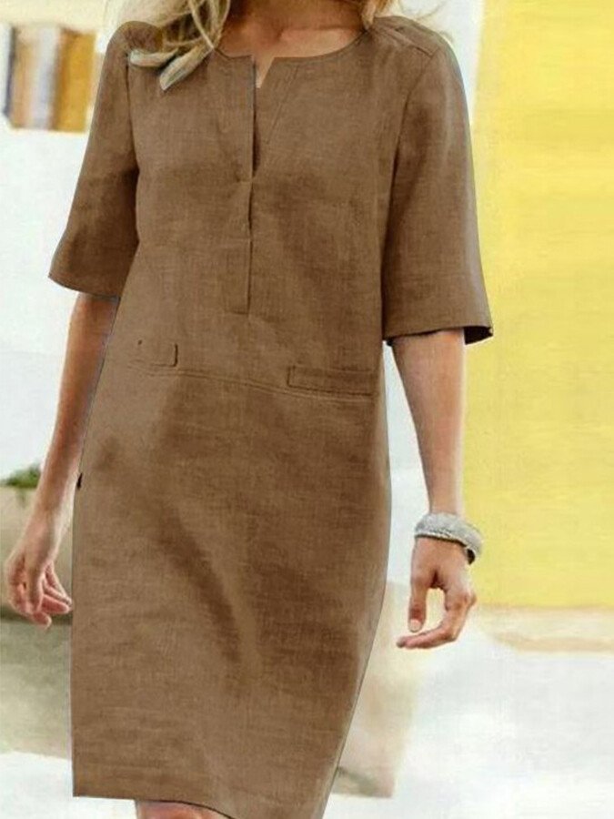 Elegant women's shift dress in a relaxed silhouette. Soft fabric, perfect for summer casual outings. Includes pockets.