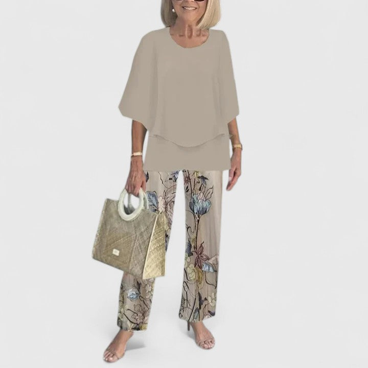Women's relaxed fit two-piece pant set, wide leg for comfortable, stylish casual wear. Matching loungewear outfit.
