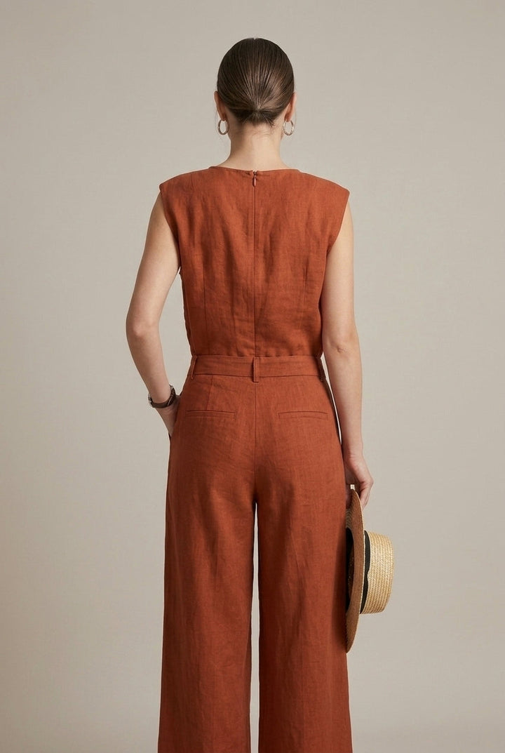 Versatile women's relaxed fit two-piece set. Smart casual sleeveless top & wide-leg bottoms for chic weekend wear.
