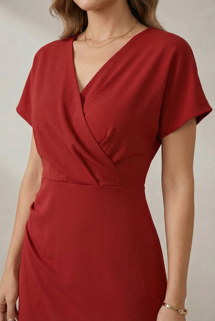 Comfortable women's midi dress with V-neck & relaxed fit. Versatile for spring, summer, fall.