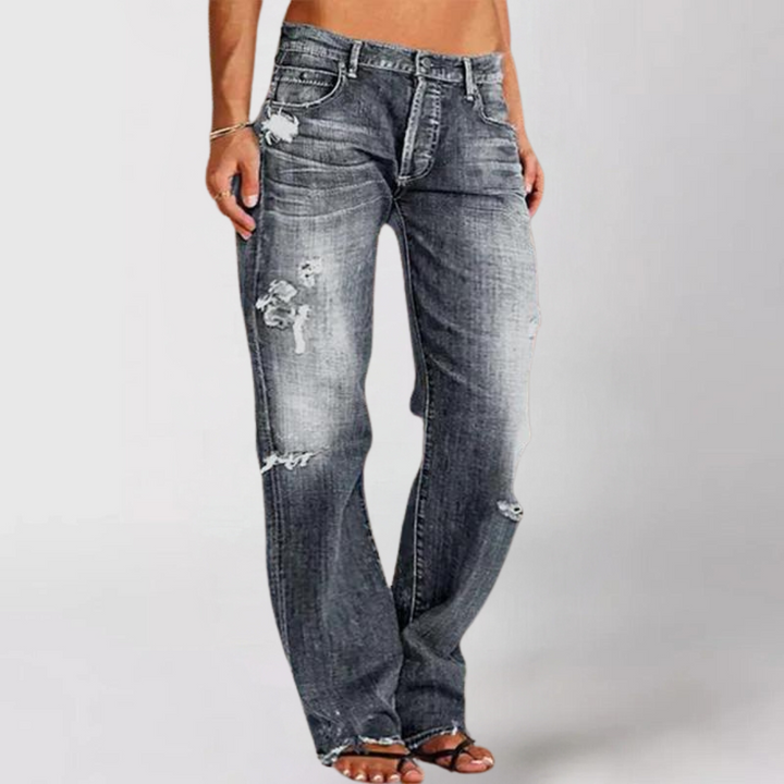 Soft women's relaxed wide-leg pants, ideal for comfortable and stylish everyday casual fashion.