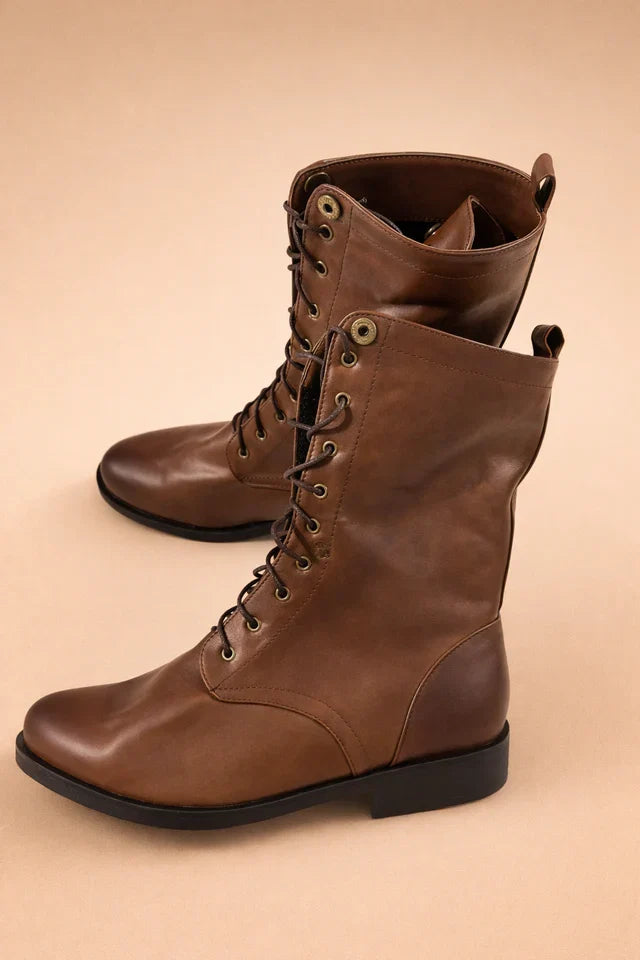Women's retro lace-up ankle boots with a comfortable, versatile design. Perfect for fall fashion & everyday wear.