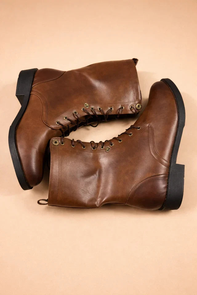 Fashionable women's retro lace-up ankle boots with a foldable design for adjustable comfort. Versatile fall footwear.