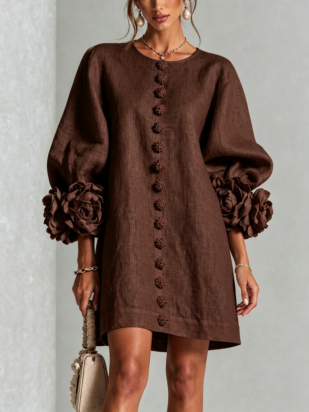 Floral casual women's mini dress, long sleeve, round neck, perfect for sunny summer days.